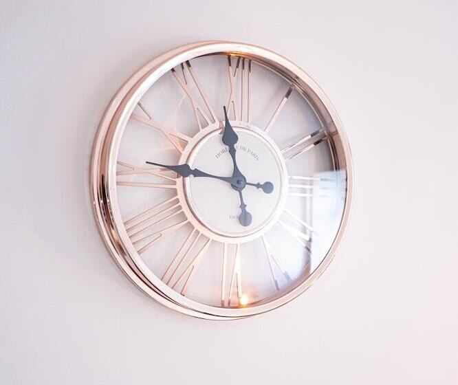 Отель Manhattan Luxury Suites