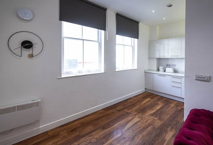 Отель Manhattan Luxury Suites