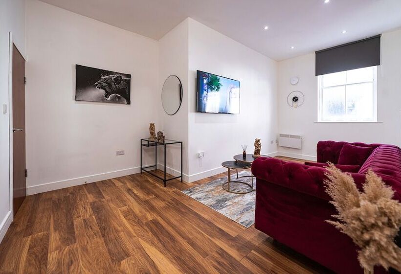 Отель Manhattan Luxury Suites