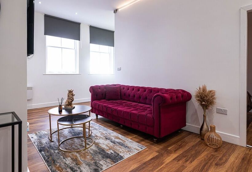 Отель Manhattan Luxury Suites