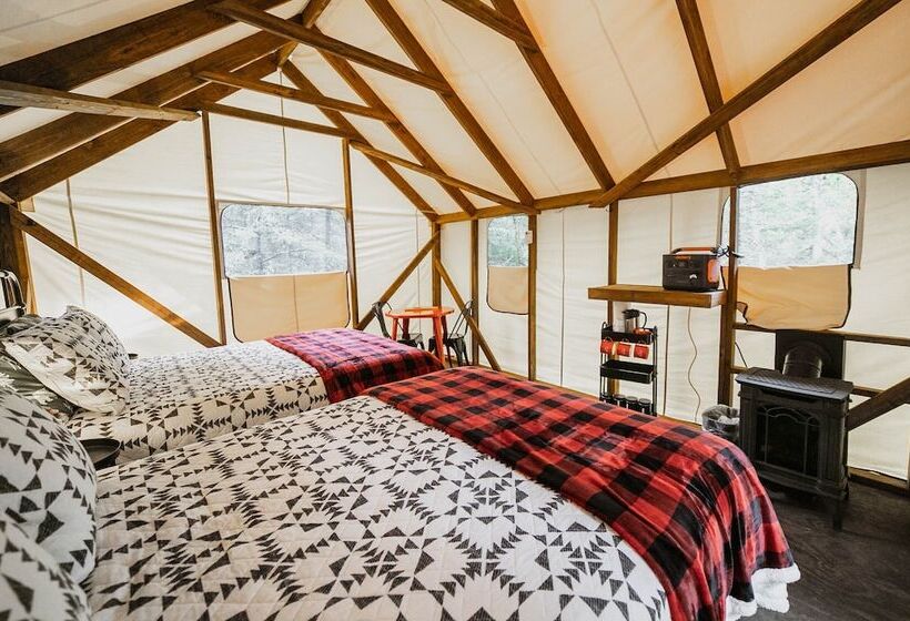 בית מלון כפרי North Shore Camping Company