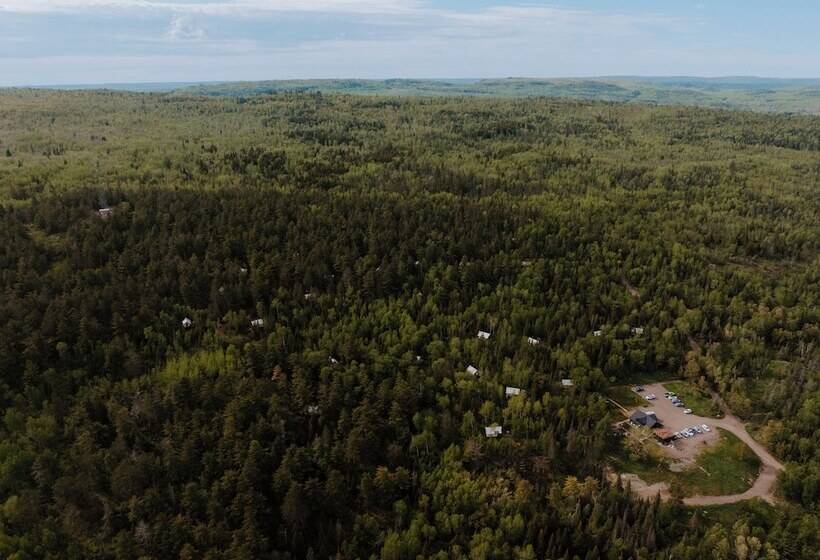 בית מלון כפרי North Shore Camping Company