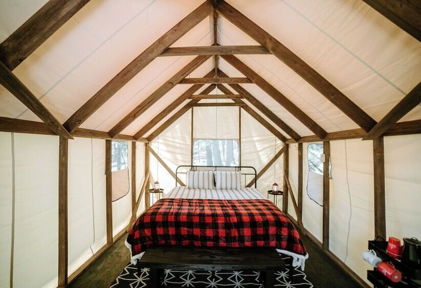 בית מלון כפרי North Shore Camping Company