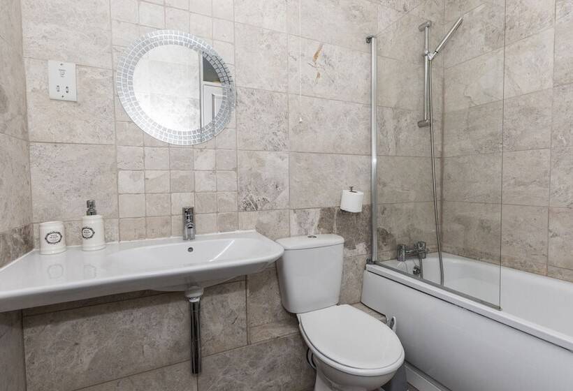 酒店 Over The Horizon Lodges