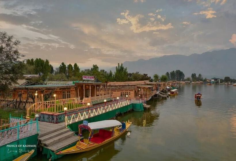 فندق Prince Of Kashmir Luxury Houseboat