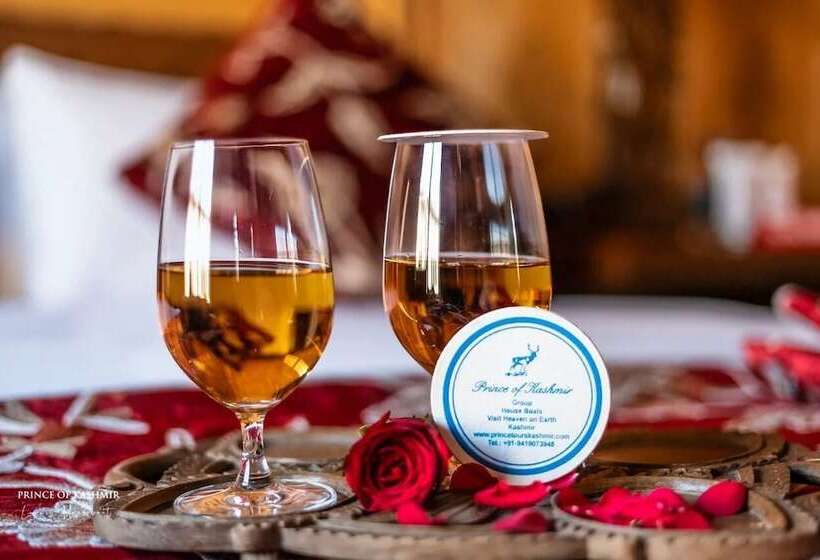 فندق Prince Of Kashmir Luxury Houseboat