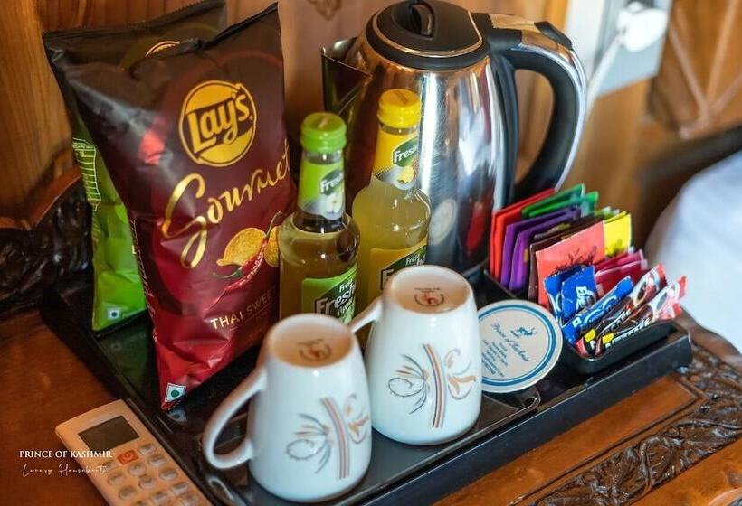 فندق Prince Of Kashmir Luxury Houseboat