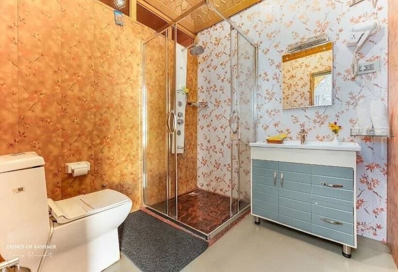 فندق Prince Of Kashmir Luxury Houseboat