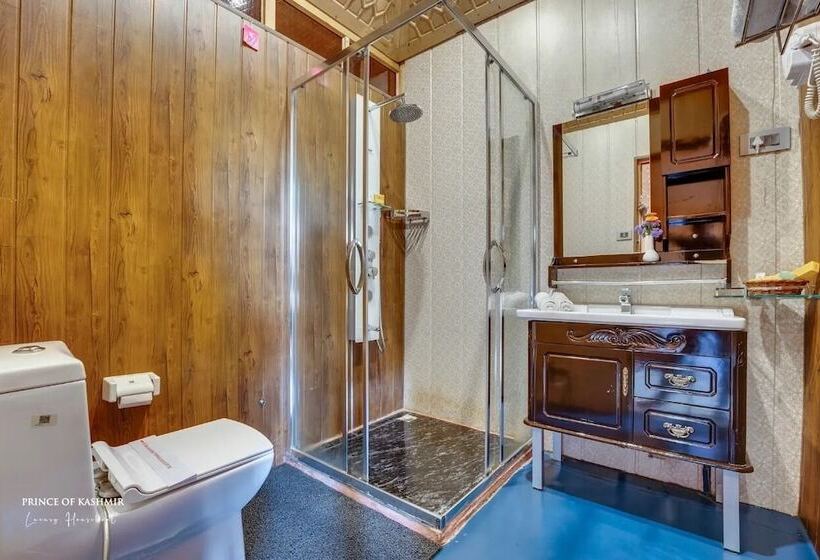 فندق Prince Of Kashmir Luxury Houseboat
