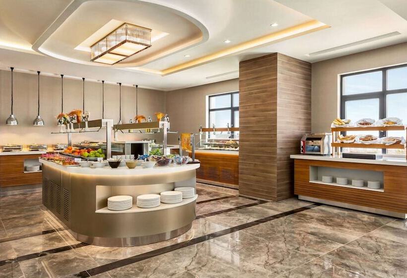 בית מלון כפרי Ramada By Wyndham Karapinar