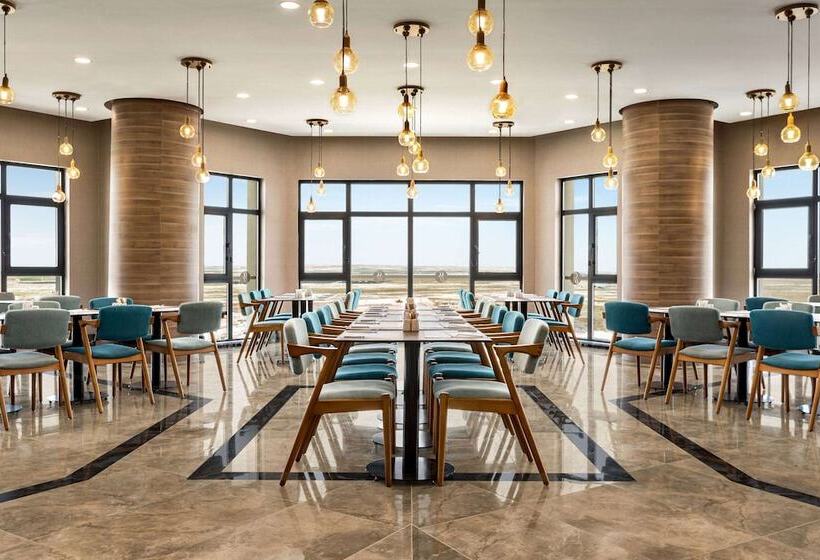 בית מלון כפרי Ramada By Wyndham Karapinar