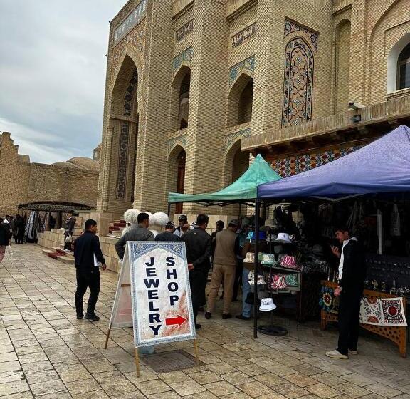 فندق Shahristan Plaza