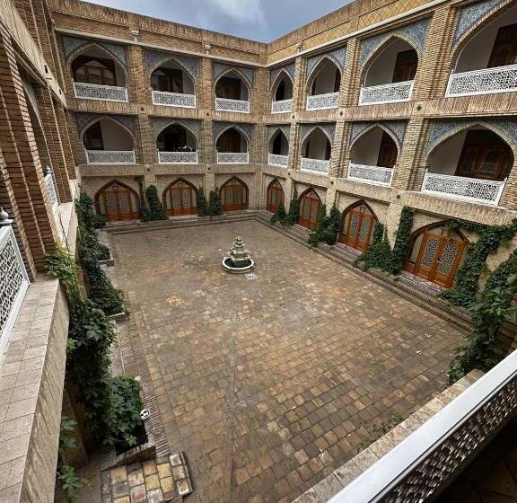 فندق Shahristan Plaza