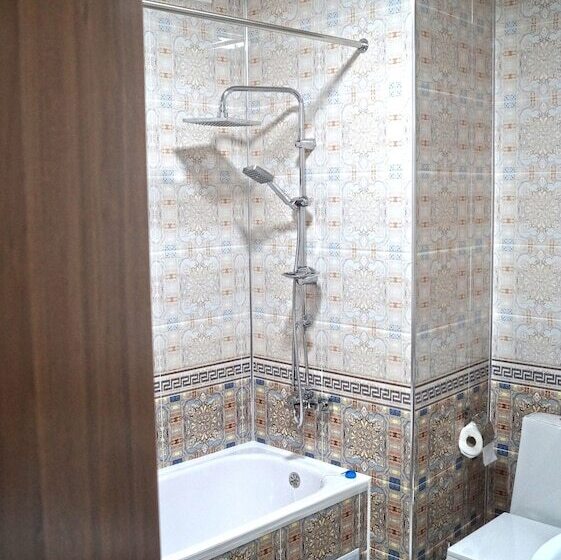 בית מלון כפרי Shahristan Plaza