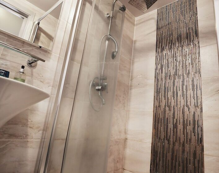 Отель Boutique Shut Eyes In London