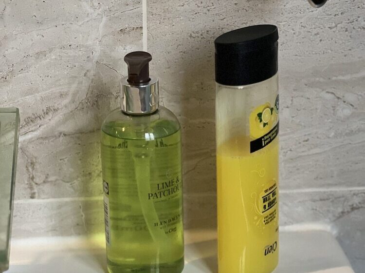 Отель Boutique Shut Eyes In London