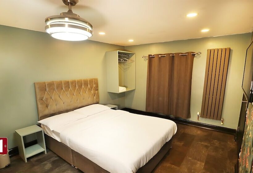 Отель Boutique Shut Eyes In London