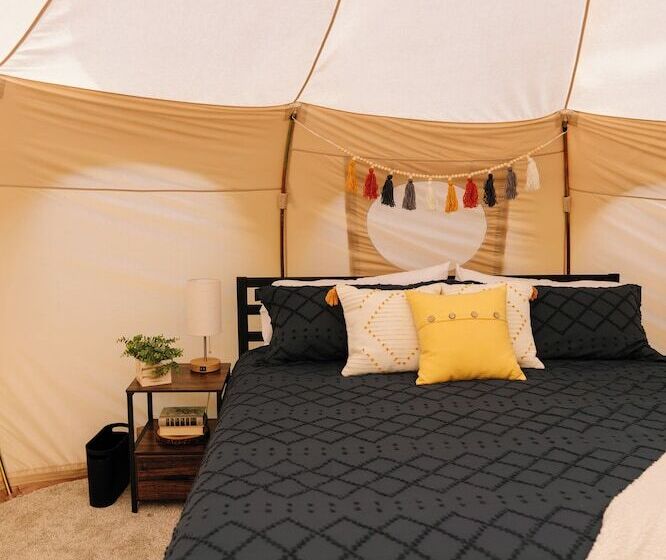 בית מלון כפרי Starlight Retreat Yellowstone