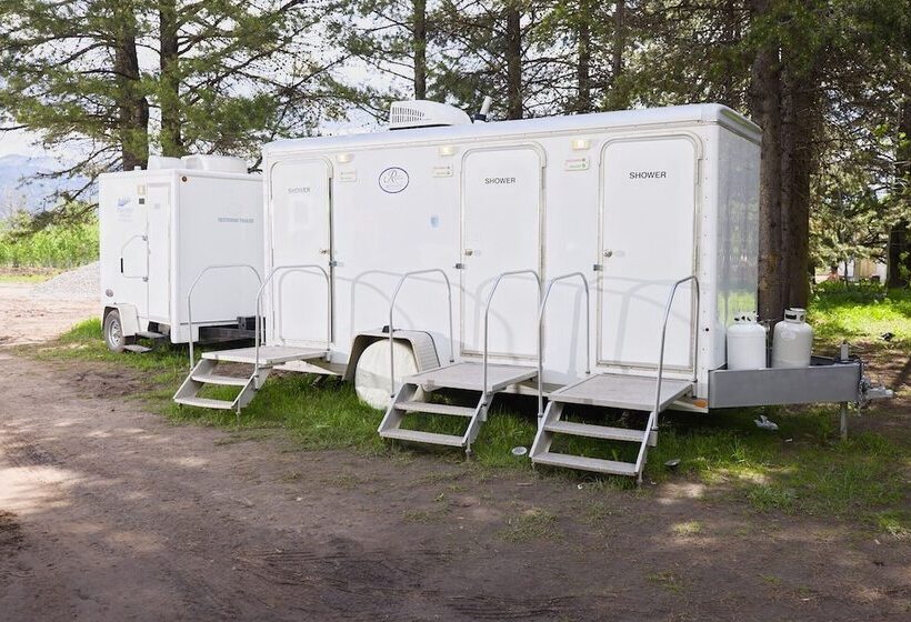 בית מלון כפרי Starlight Retreat Yellowstone