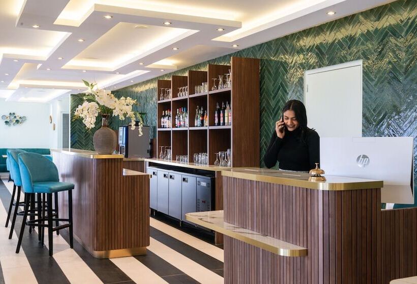 ホテル The Originals Boutique, Hôtel Porte De Dieppe