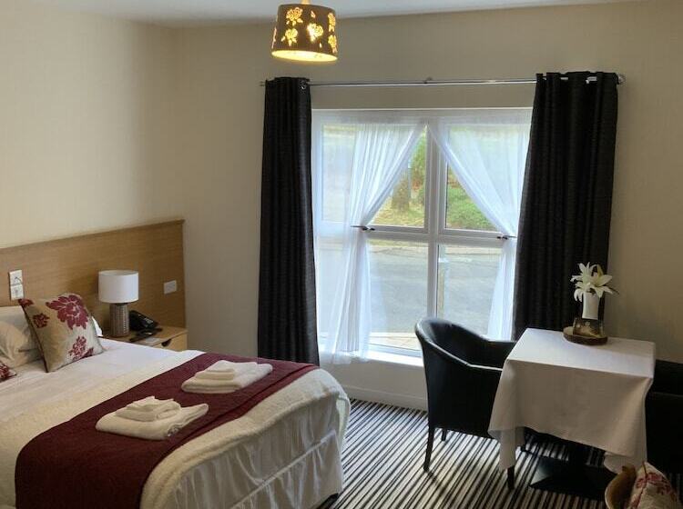 בית מלון כפרי The Hedges