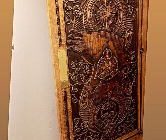 ホテル The Hedges