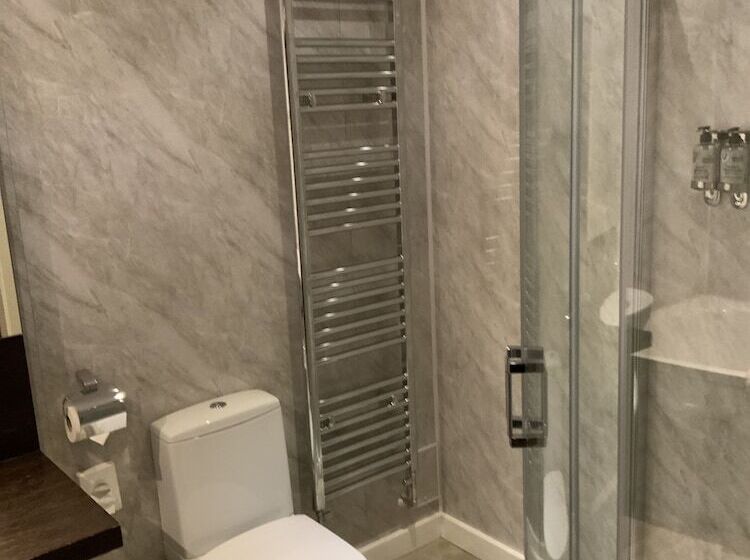 בית מלון כפרי The Hedges