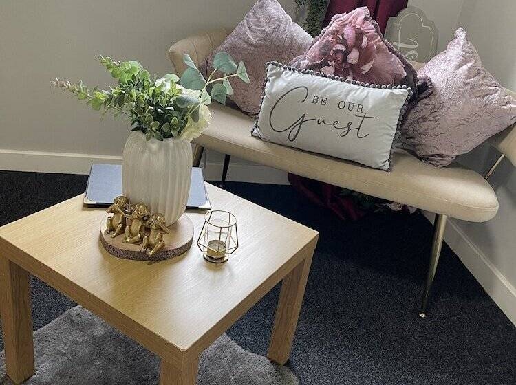 בית מלון כפרי The Hedges