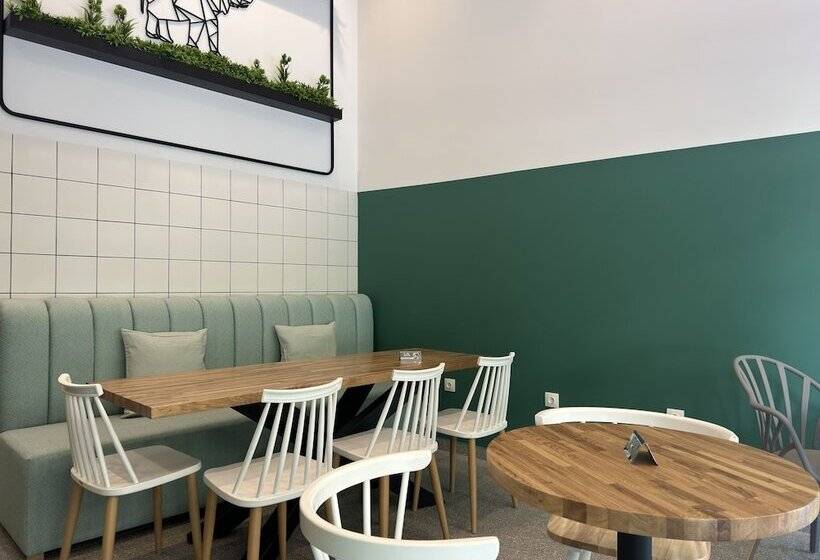 فندق Urban Elephant Suites