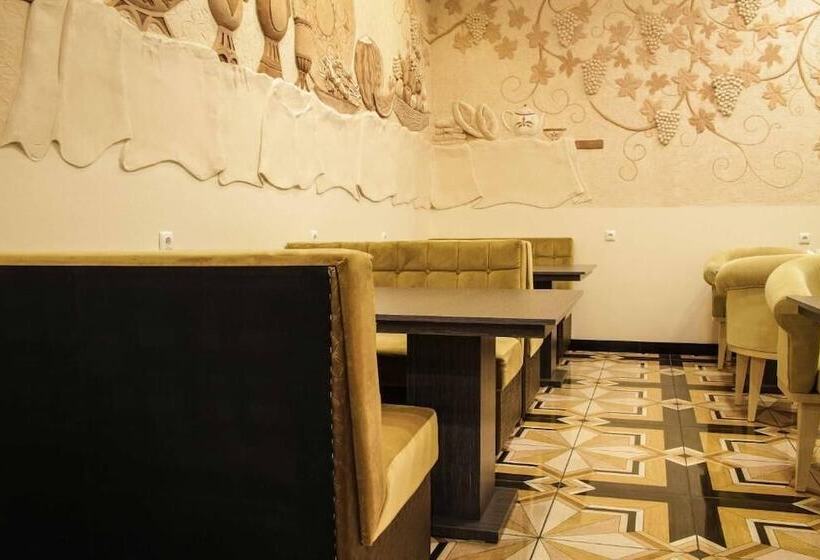 هتل Vatan Dushanbe