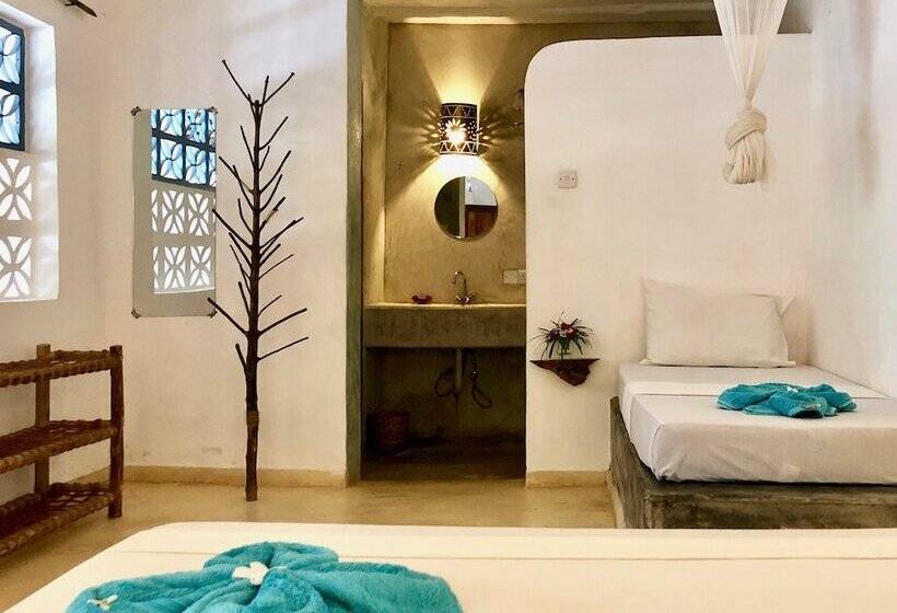 Отель Zanzistar Lodge