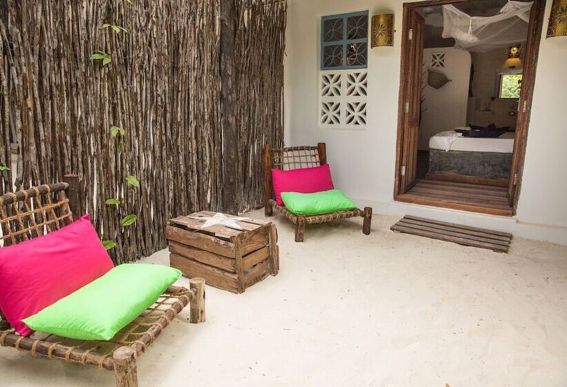 Отель Zanzistar Lodge