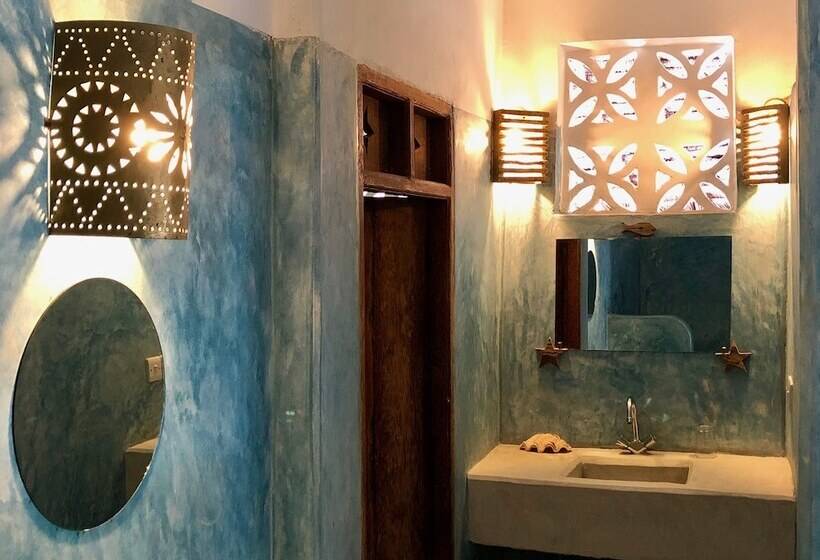 Отель Zanzistar Lodge