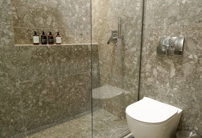 Kaiser Luxury Suites