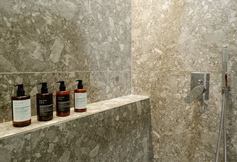 Kaiser Luxury Suites