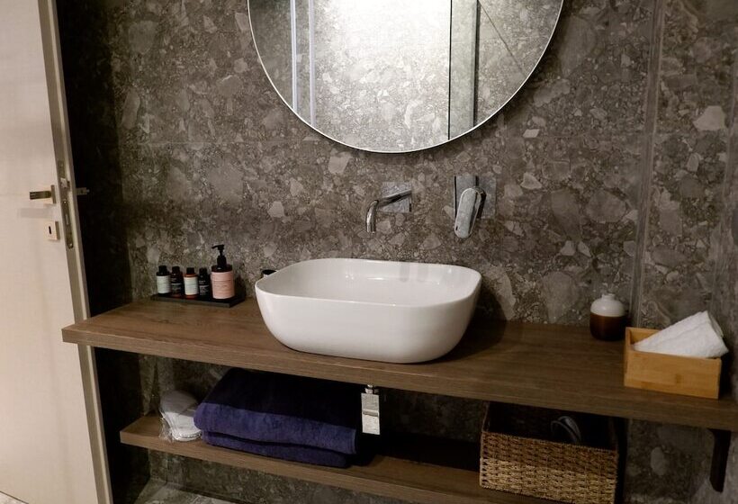 Kaiser Luxury Suites