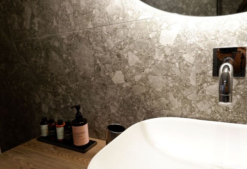 Kaiser Luxury Suites