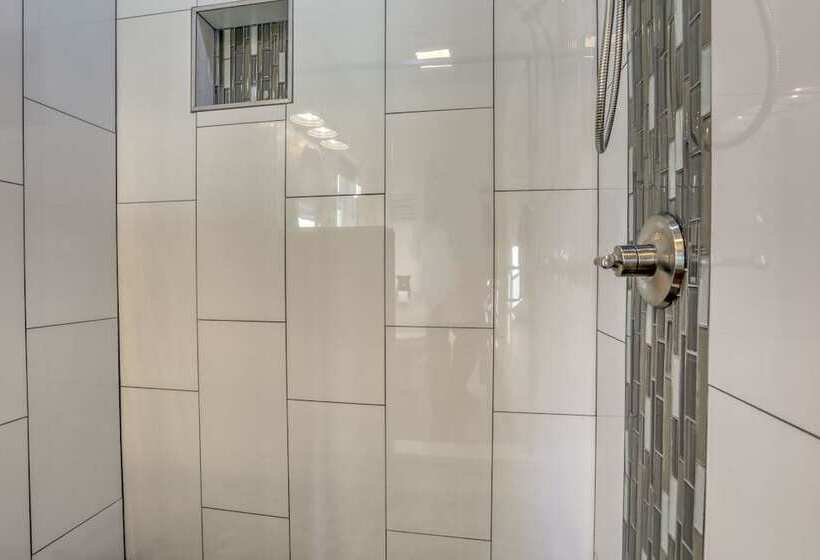 La Hacienda Under The Sun   2 Bedrooms, 2 Baths, Sleeps 4 2 Cabin By Redawning