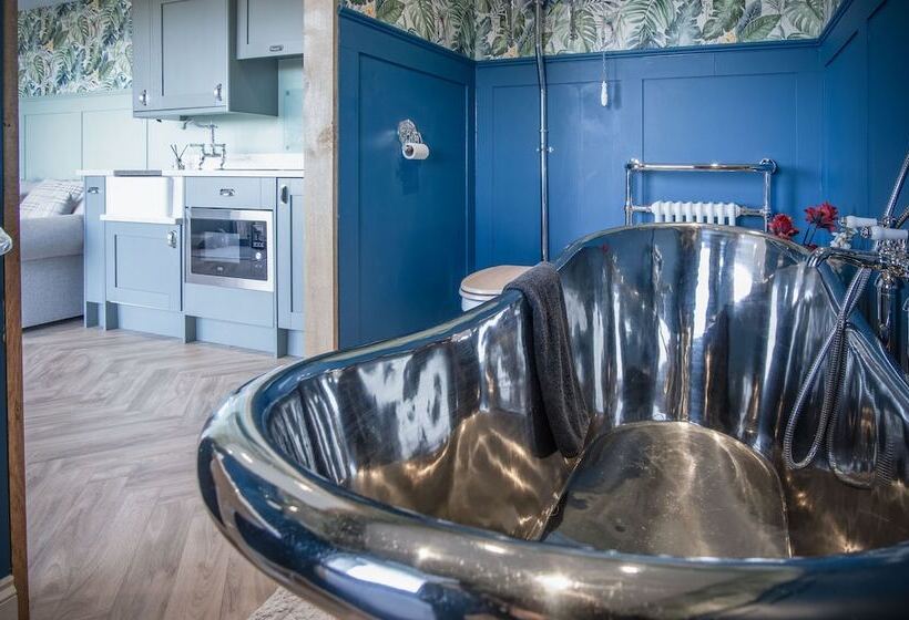 Langland Bay Lookout   Cabin   Landimore