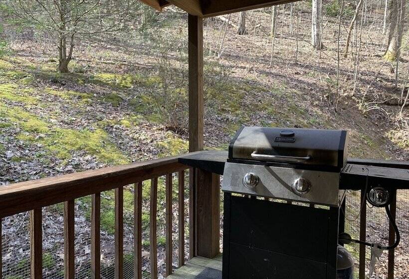 Little Mountain Hideaway