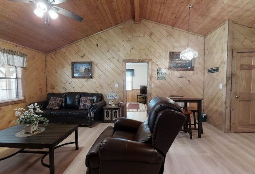 Little Mountain Hideaway