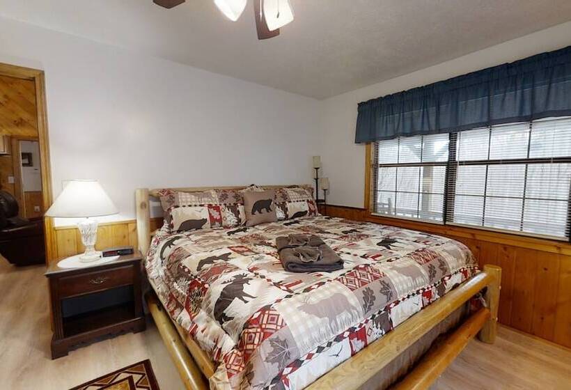 Little Mountain Hideaway