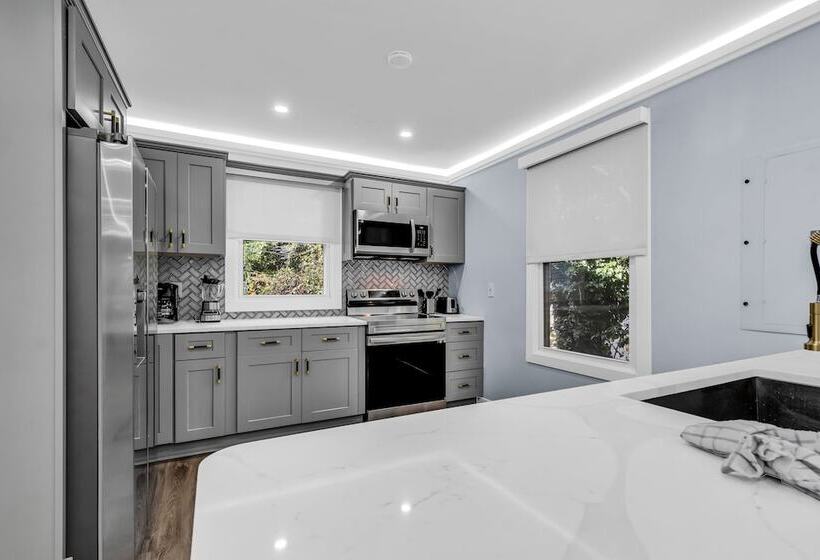 Luxury 3br House In Charlotte