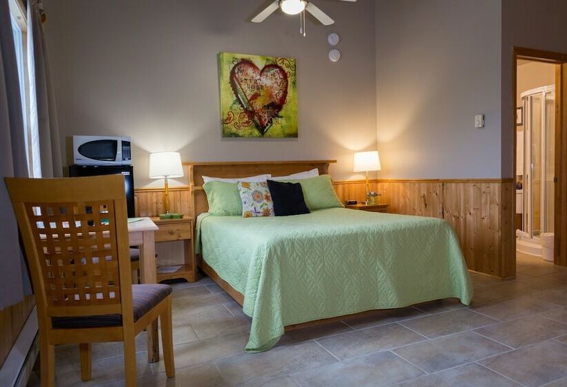 Middle Brook Cottages & Chalets