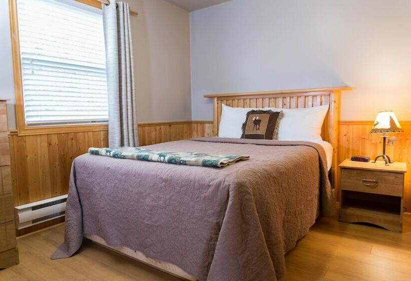 Middle Brook Cottages & Chalets