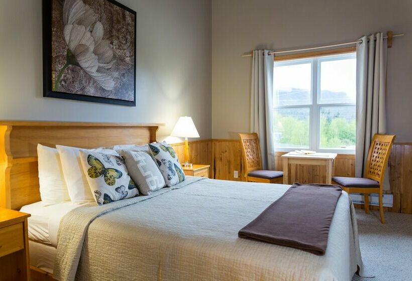 Middle Brook Cottages & Chalets