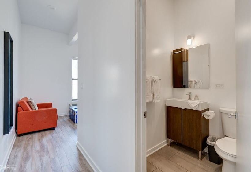 Modern Yet Cozy   Everything You Need And More For A Great Windy City Stay   747 Lofts Cabin 204 By