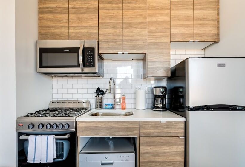 Modern Yet Cozy   Everything You Need And More For A Great Windy City Stay   747 Lofts Cabin 204 By