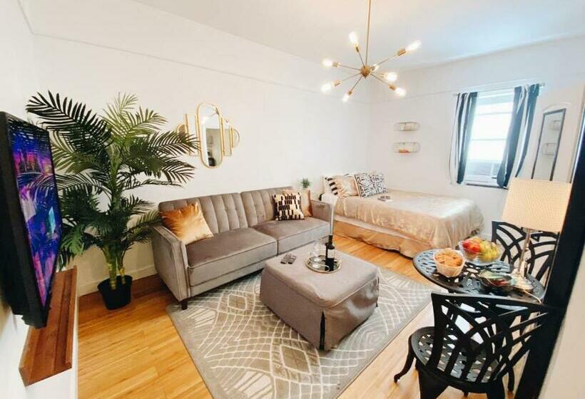 Nine20 Collins Apartments By Lowkl