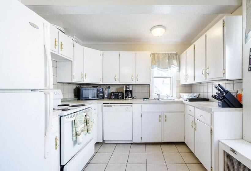 بنسيون 53 Geary Ave